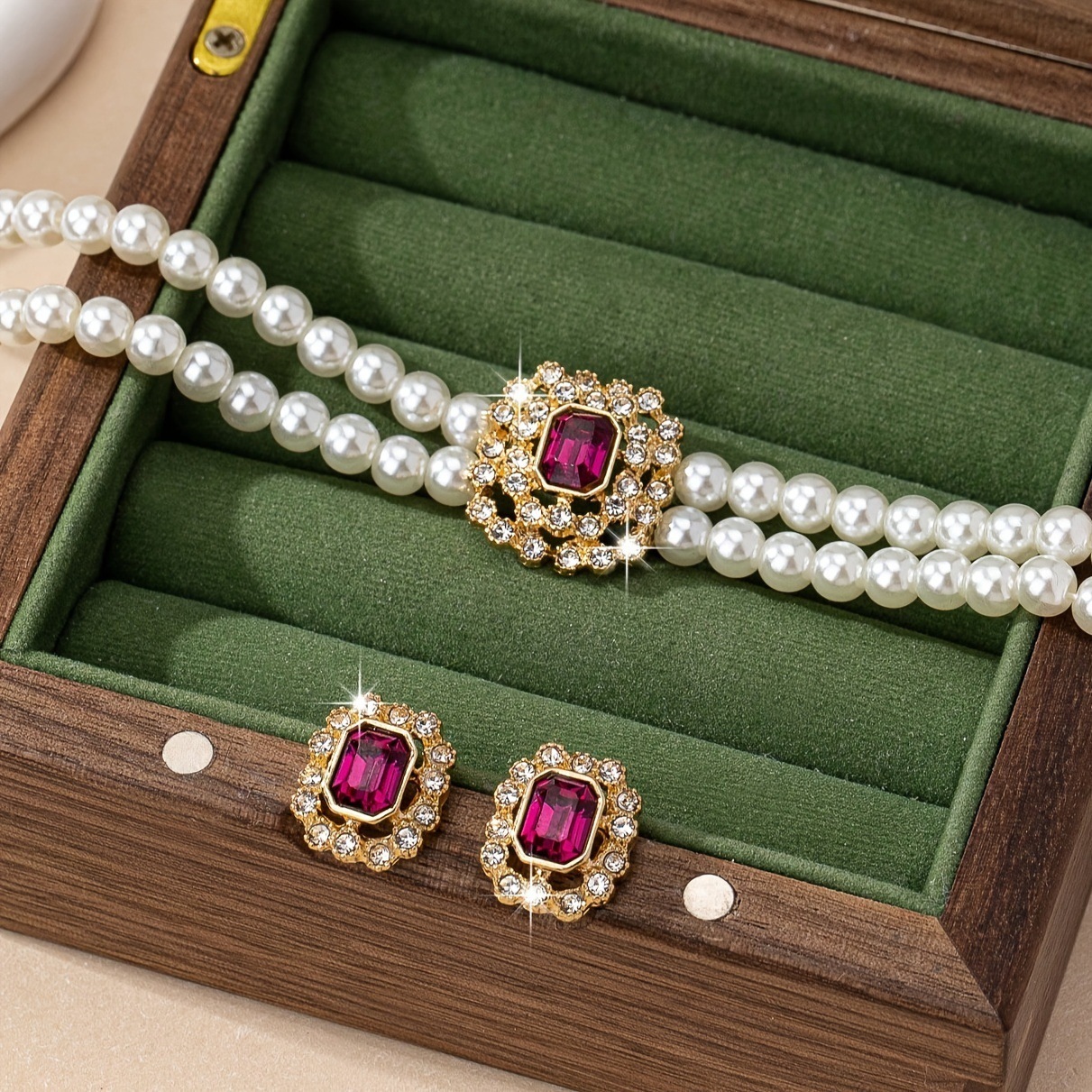 11131cce-1e0d-44b3-81db-7f602731811e.jpg Stylish Elegant Double Row Pearl Square Diamond-studded Necklace Earings Set - Image 2