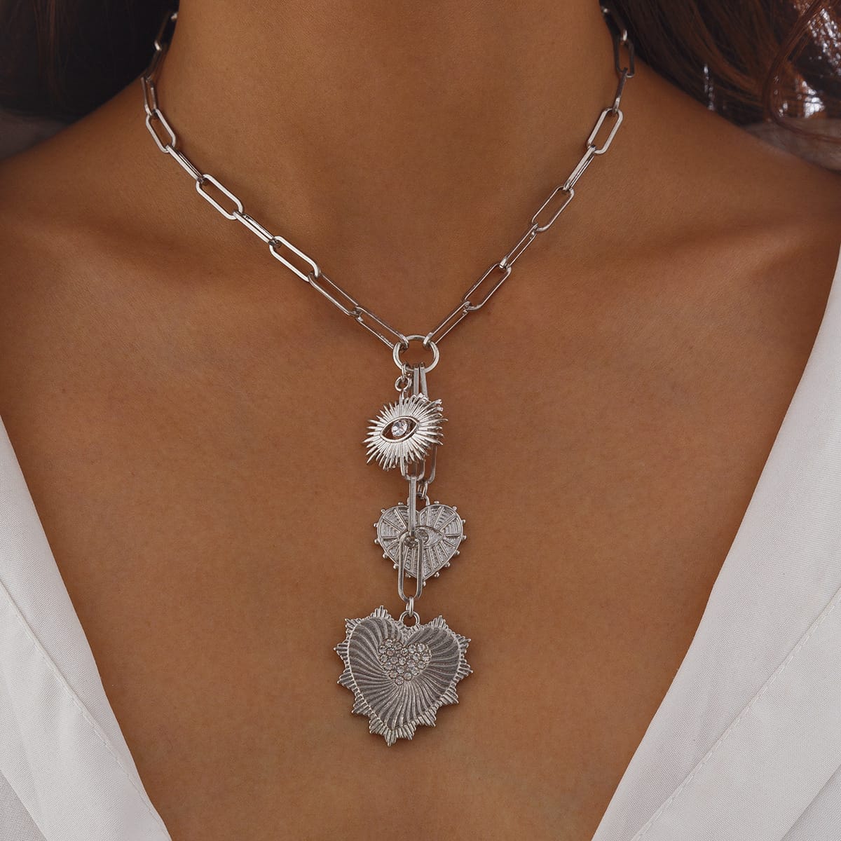 7e4d85f0-779f-4159-accf-58af0ea6ecc9.jpg Cold Wind Heart-shaped Alloy Pendant Clavicle Chain - Image 2